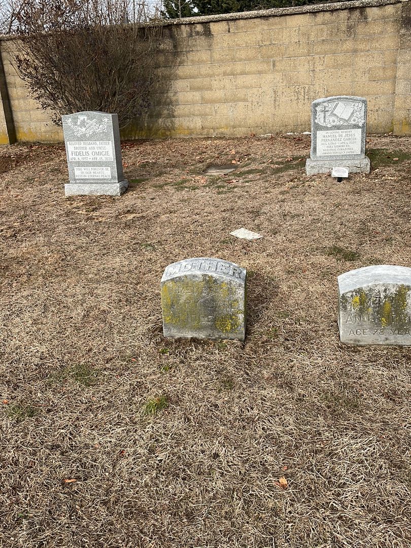 Mary Jane Kedell's grave. Photo 1