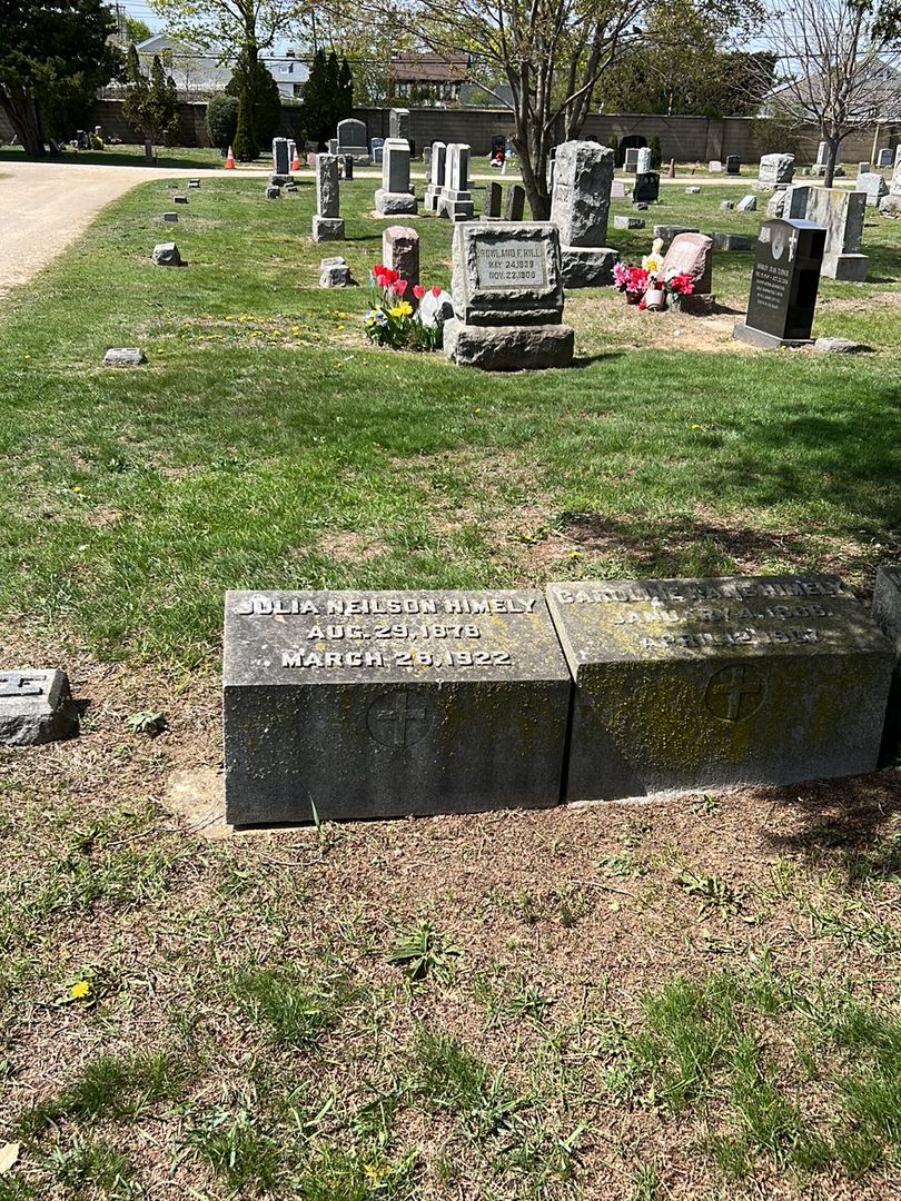 Julia Neilson Himely's grave. Photo 1