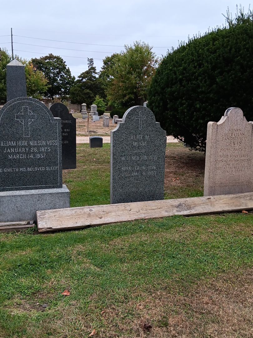 Alice M. McKim Voss's grave. Photo 1