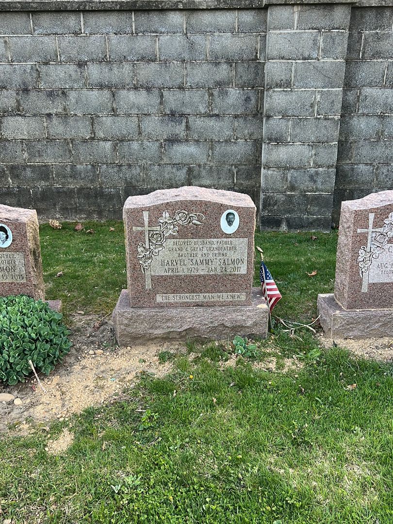 Harvel "Sammy" Salmon's grave. Photo 1