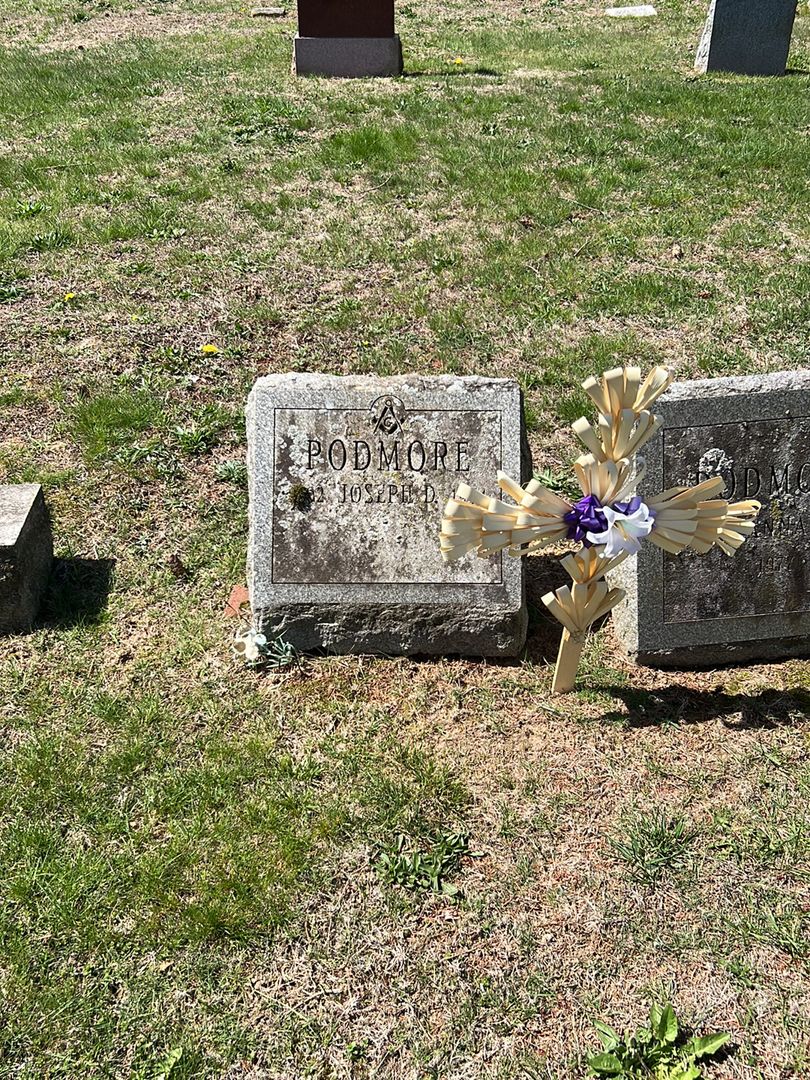 Joseph D. Podmore's grave. Photo 1