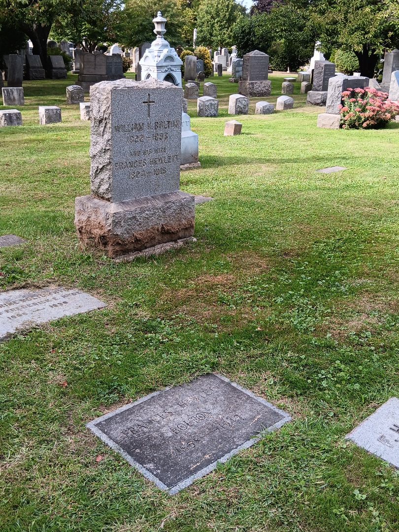 Frances Hewlett Bolton's grave. Photo 1