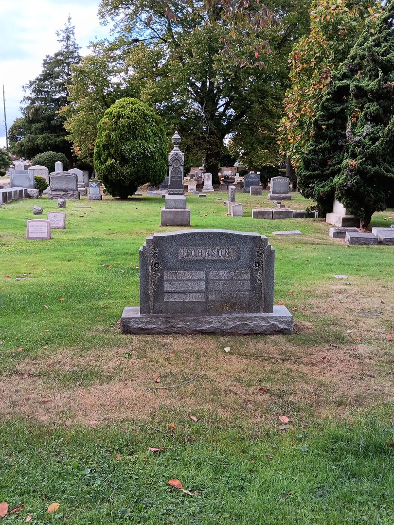 Robert M. Caesar's grave. Photo 1