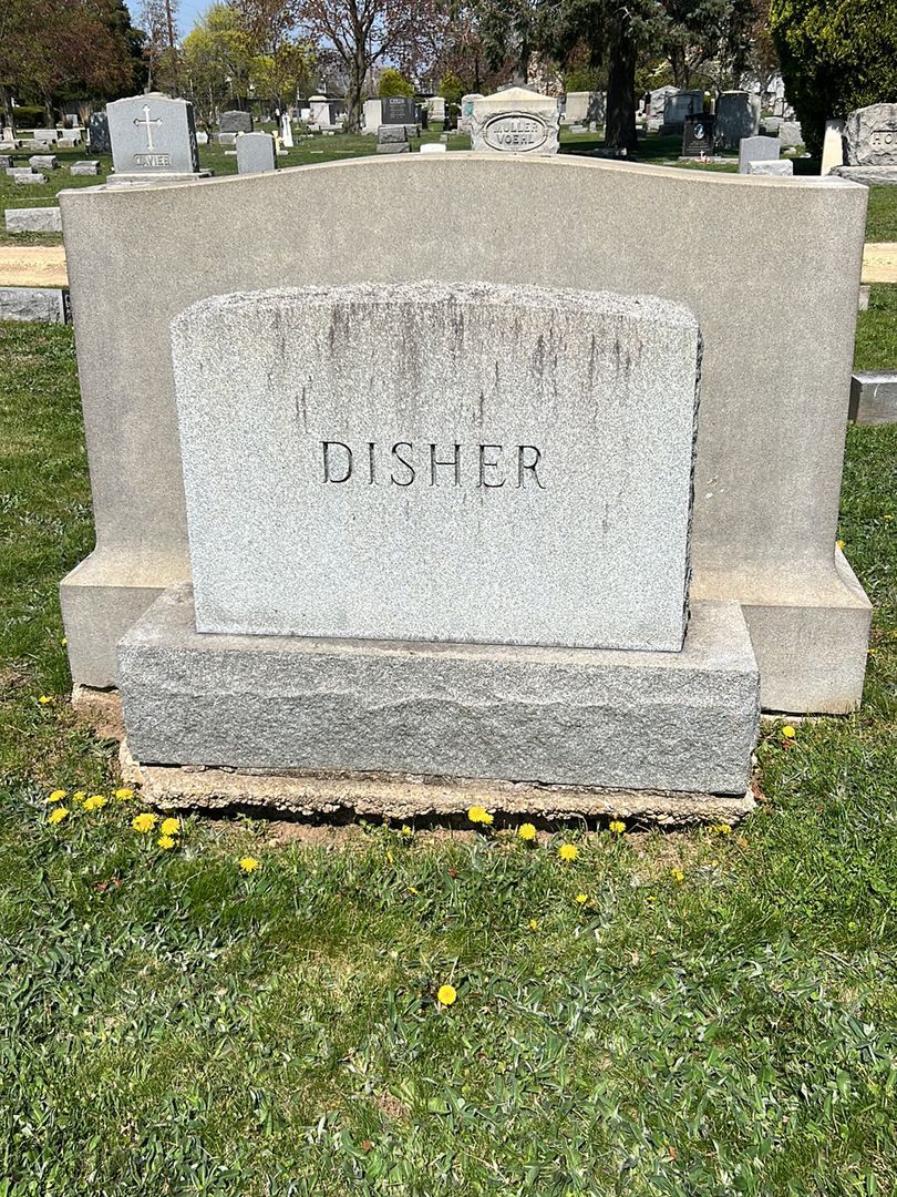 Howard P. Mailler's grave. Photo 1