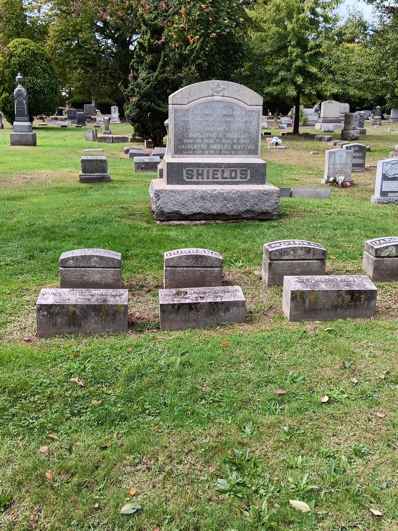 Mary Elizabeth Jackson Finucane's grave. Photo 1