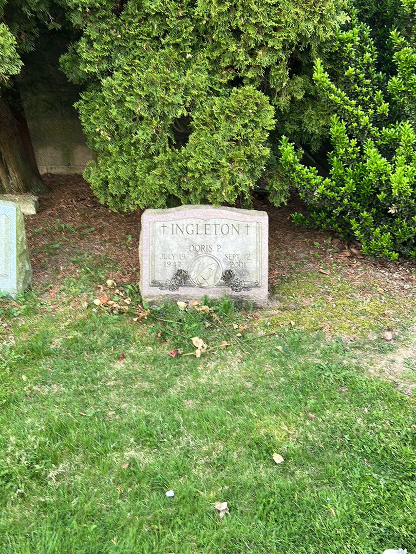 Doris P. Ingleton's grave. Photo 1