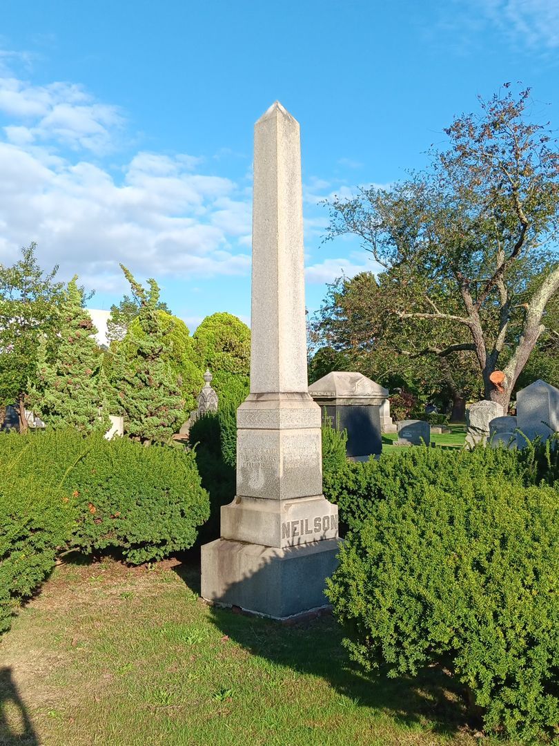 Frederick Neilson's grave. Photo 1