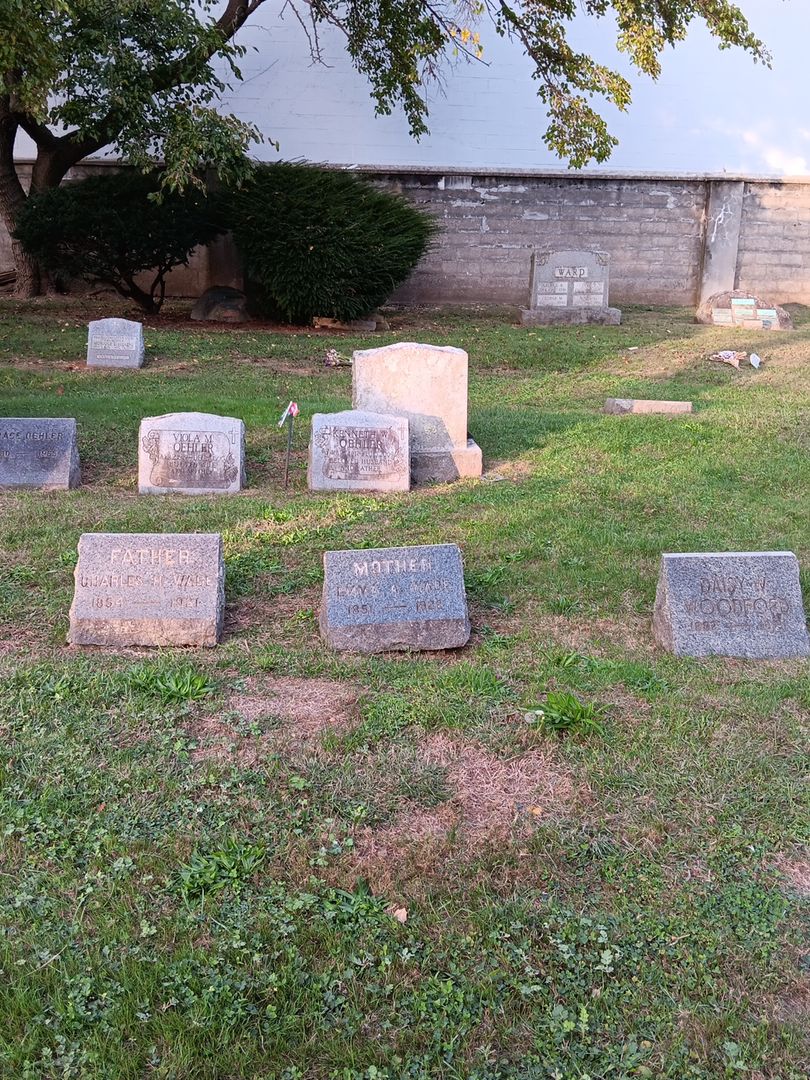 Emma A. Wade's grave. Photo 1