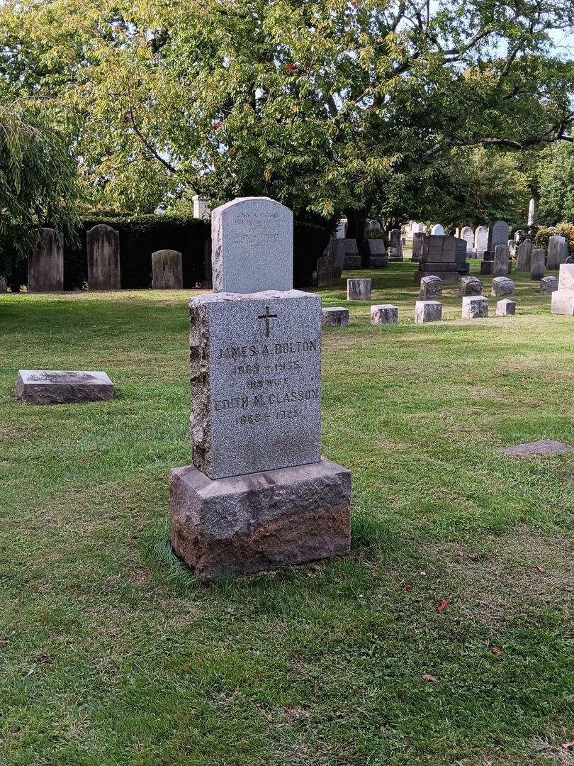 Edith M. Classon Bolton's grave. Photo 1