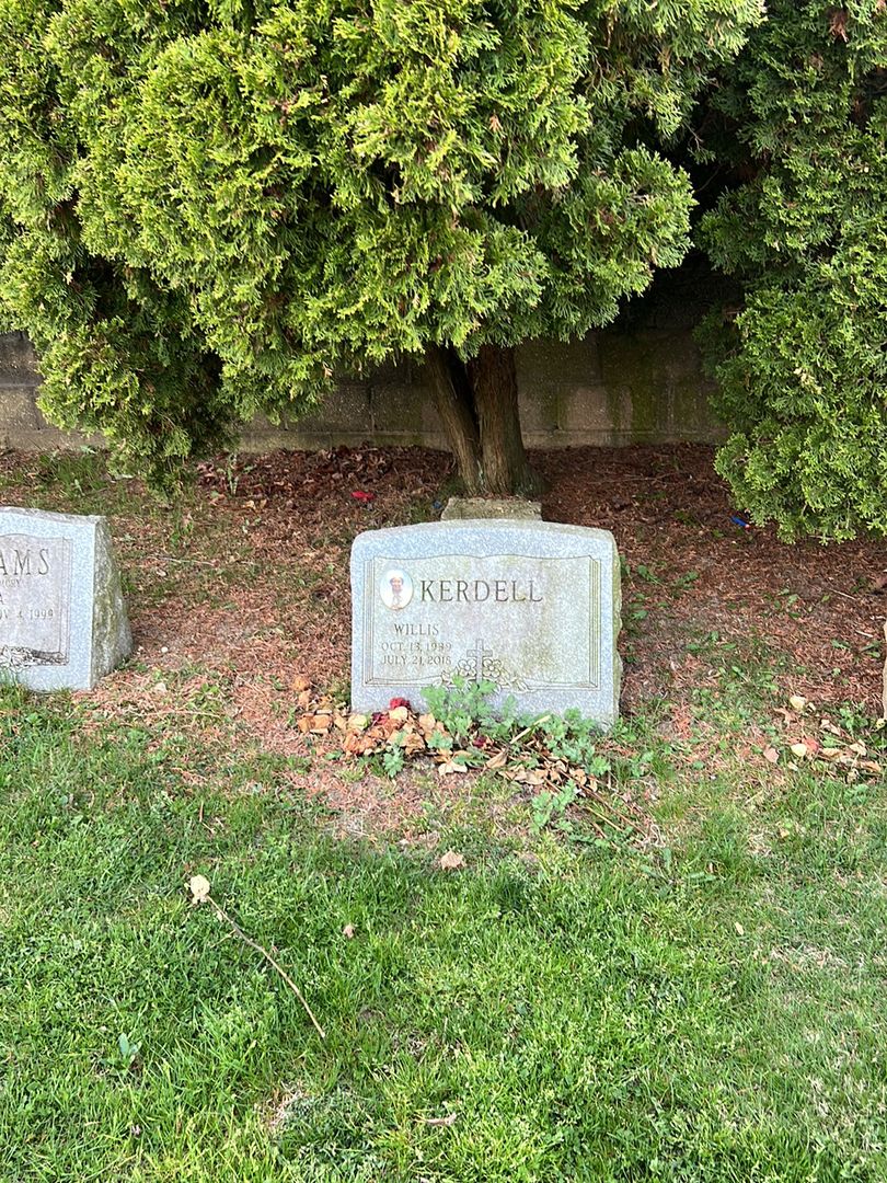 Willis Kerdell's grave. Photo 1
