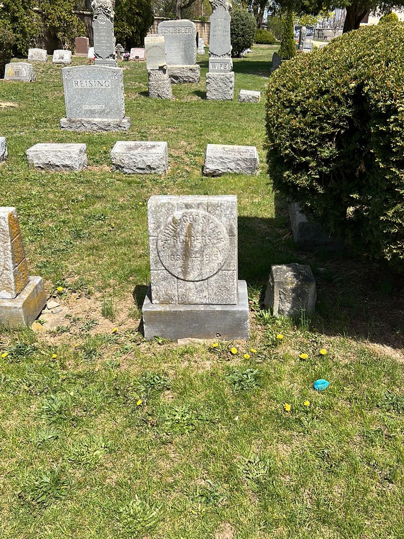Annie Godsmark Rodgers's grave. Photo 1