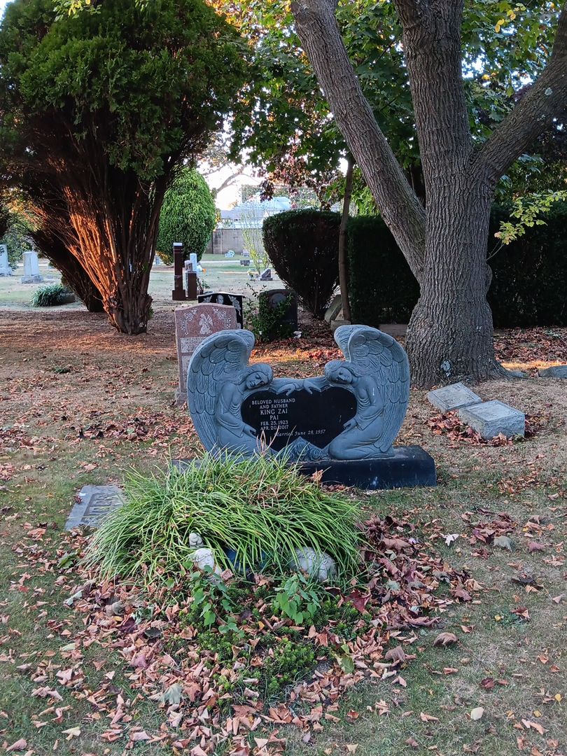 King Zai Pai's grave. Photo 1