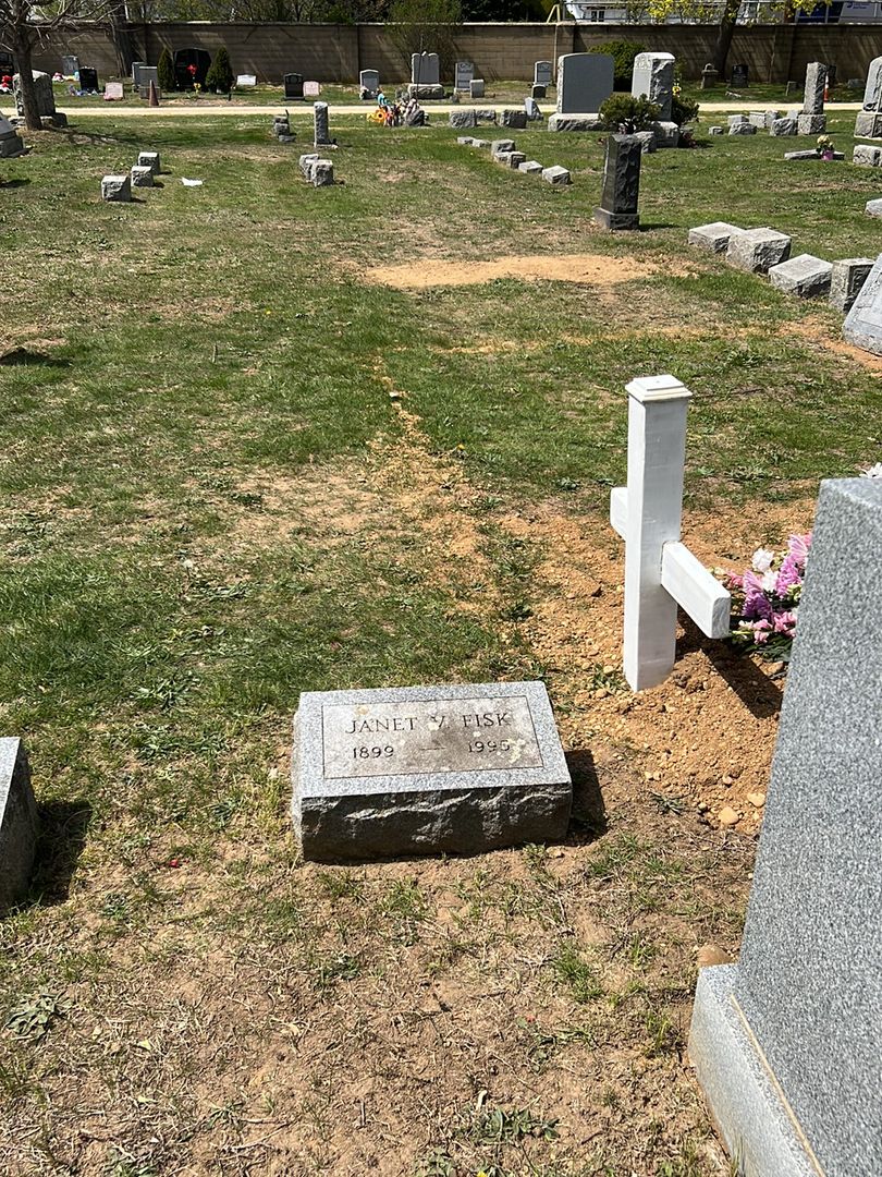 Janet V. Fisk's grave. Photo 1