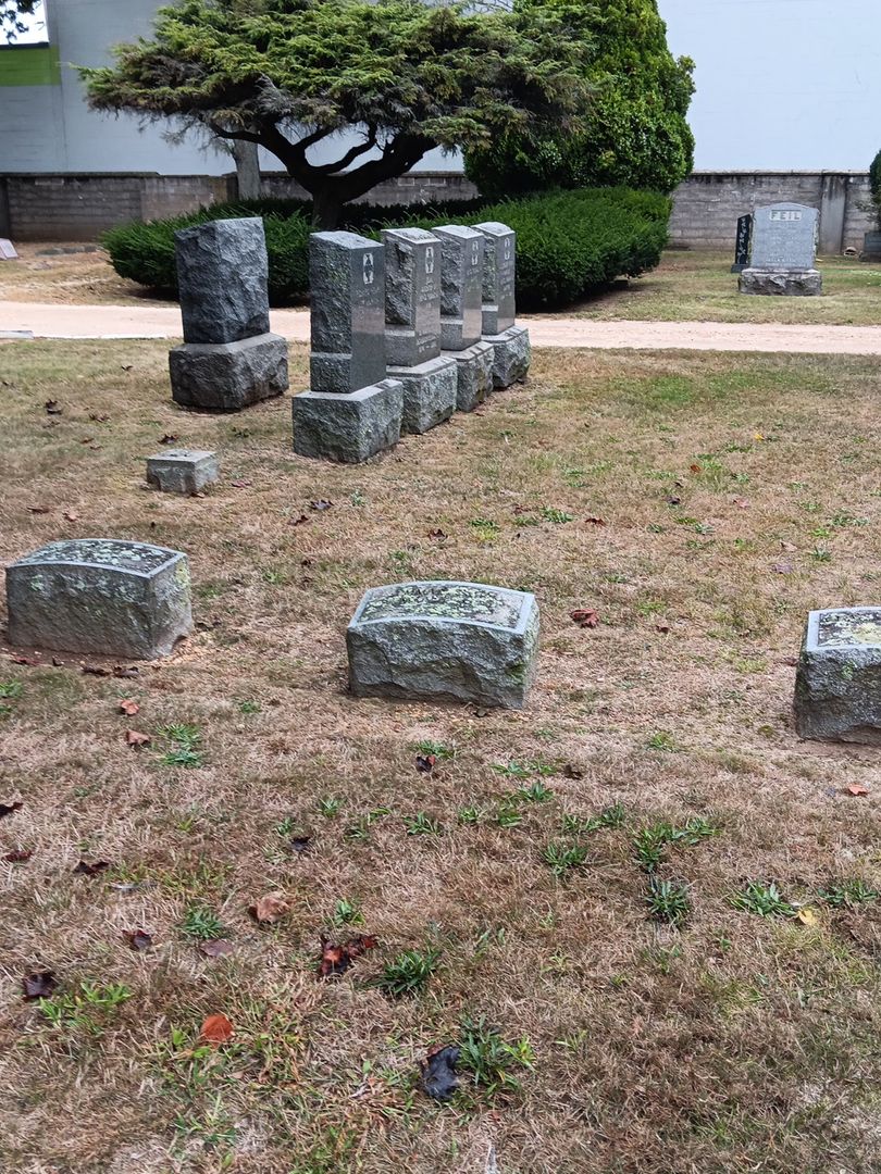 Emma Jane Smith's grave. Photo 1