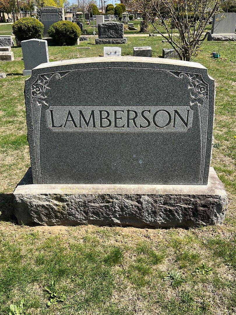George Annie Lamberson's grave. Photo 1