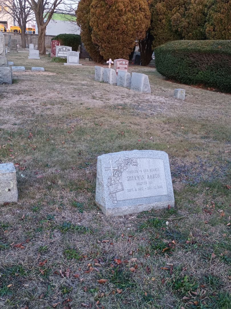 Sherwin O. Aaron's grave. Photo 1