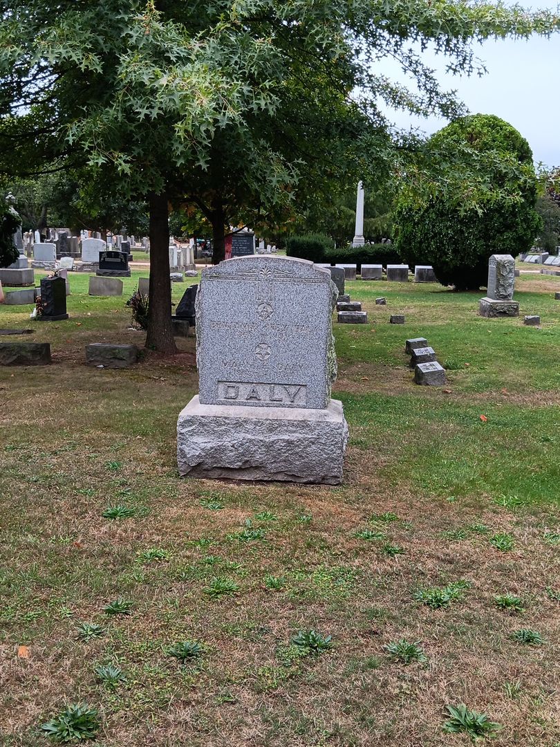 Marie H. Daly's grave. Photo 1