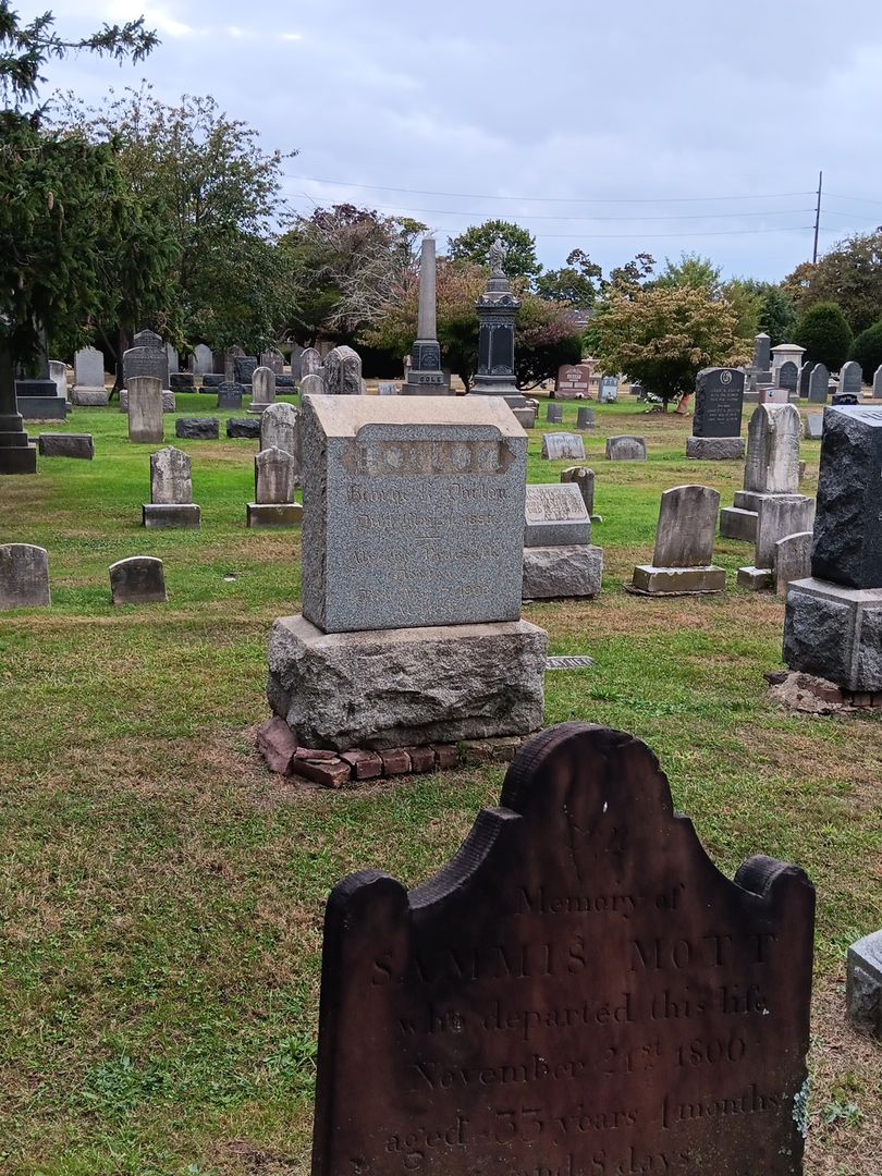 Alexene Dorlon's grave. Photo 1