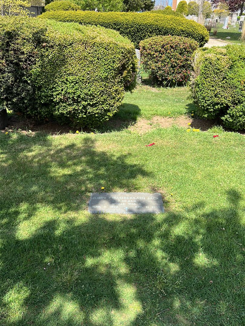 John Chamberlain Jack's grave. Photo 1