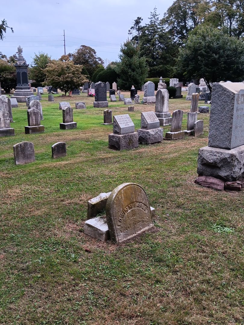 Edwin M. Earle's grave. Photo 1