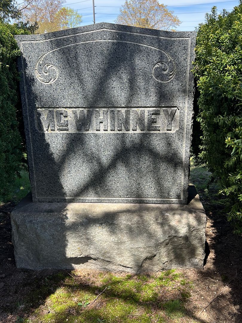 Florence M. Mackey's grave. Photo 1