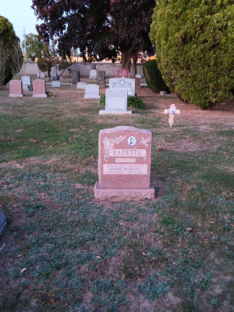 Marie Marthe Badette's grave. Photo 1