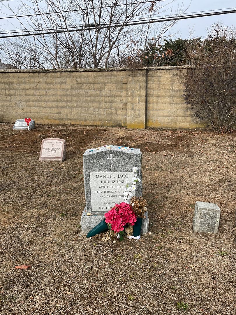 Manuel Jaco's grave. Photo 1