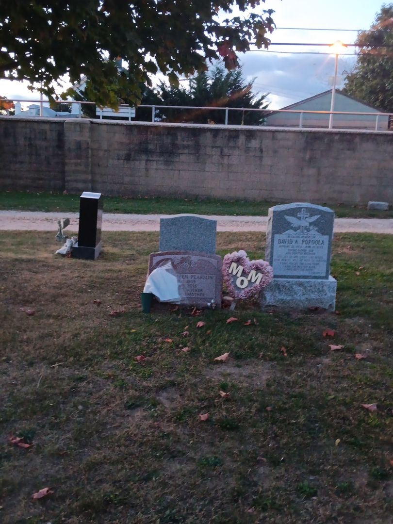 Jean Queen Pearson's grave. Photo 1