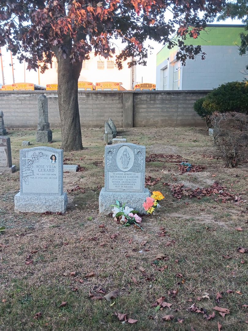 Michaelle Garcon's grave. Photo 1
